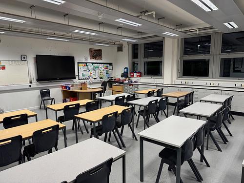 Stockwood Park Academy RG4 Classroom