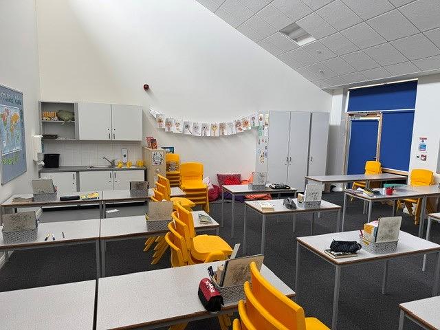 Twynham Primary School Classroom - photo 3