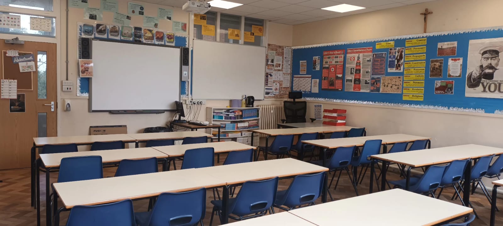Grays Convent High School Classroom 22 - photo 4
