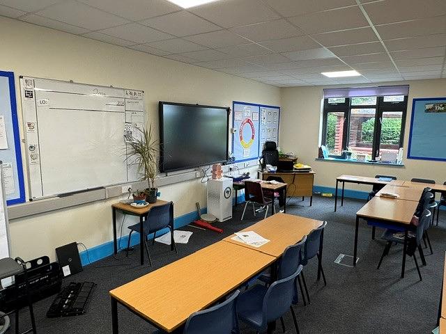 Christchurch Junior School Classroom 28 - photo 2