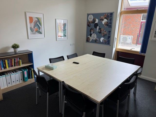 Twynham Primary School Meeting Room - photo 2