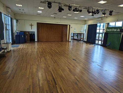 La Sainte Union Catholic School Main Hall HG32