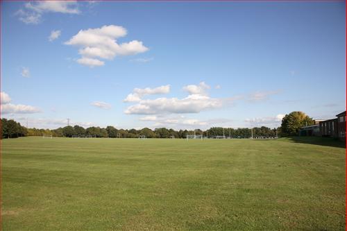 Hazelwick School Grass Pitch 2 (100x60) - photo 3
