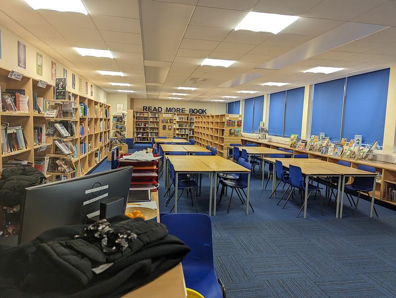 La Sainte Union Catholic School Library - HG44 - photo 2