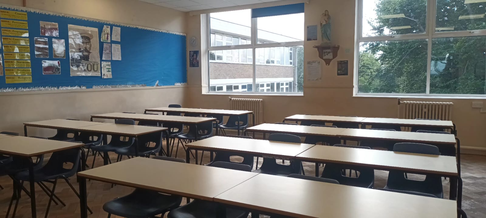 Grays Convent High School Classroom 22 - photo 2