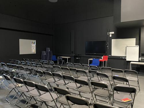 COLA Highgate Hill Academy Drama Room / Music Room