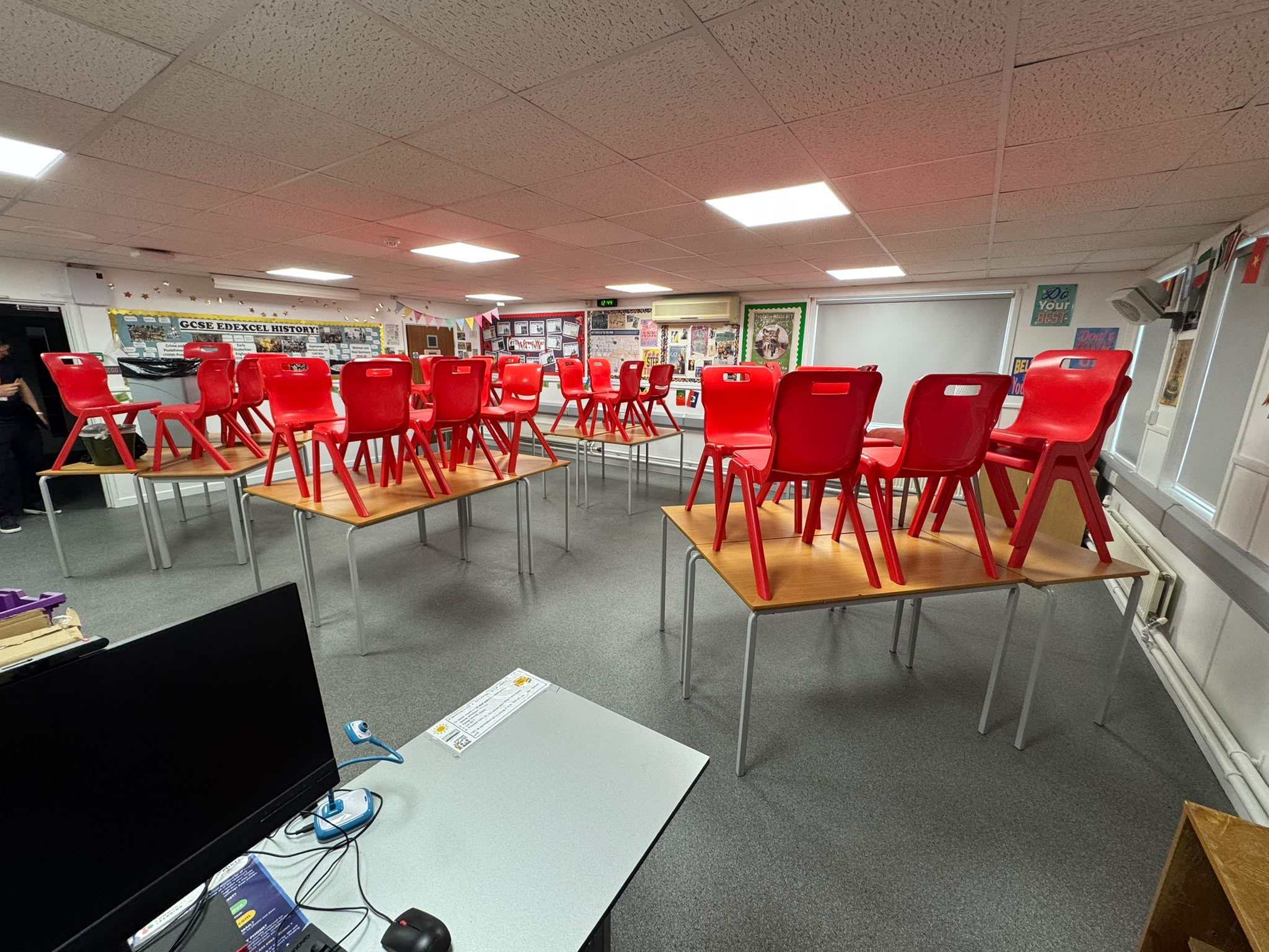 Sarah Bonnell Classroom F18 - photo 2