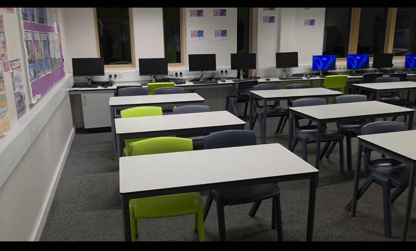 Clapton Girls Academy N16 Classroom - photo 1