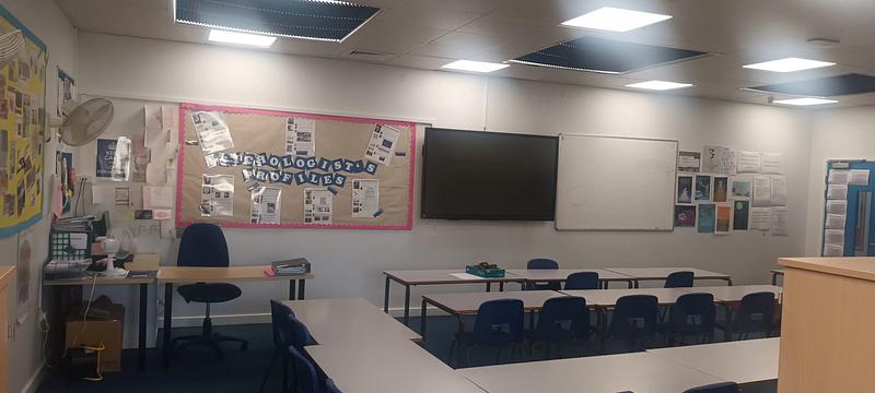 Chadwell Heath Academy Classroom 83 - photo 4