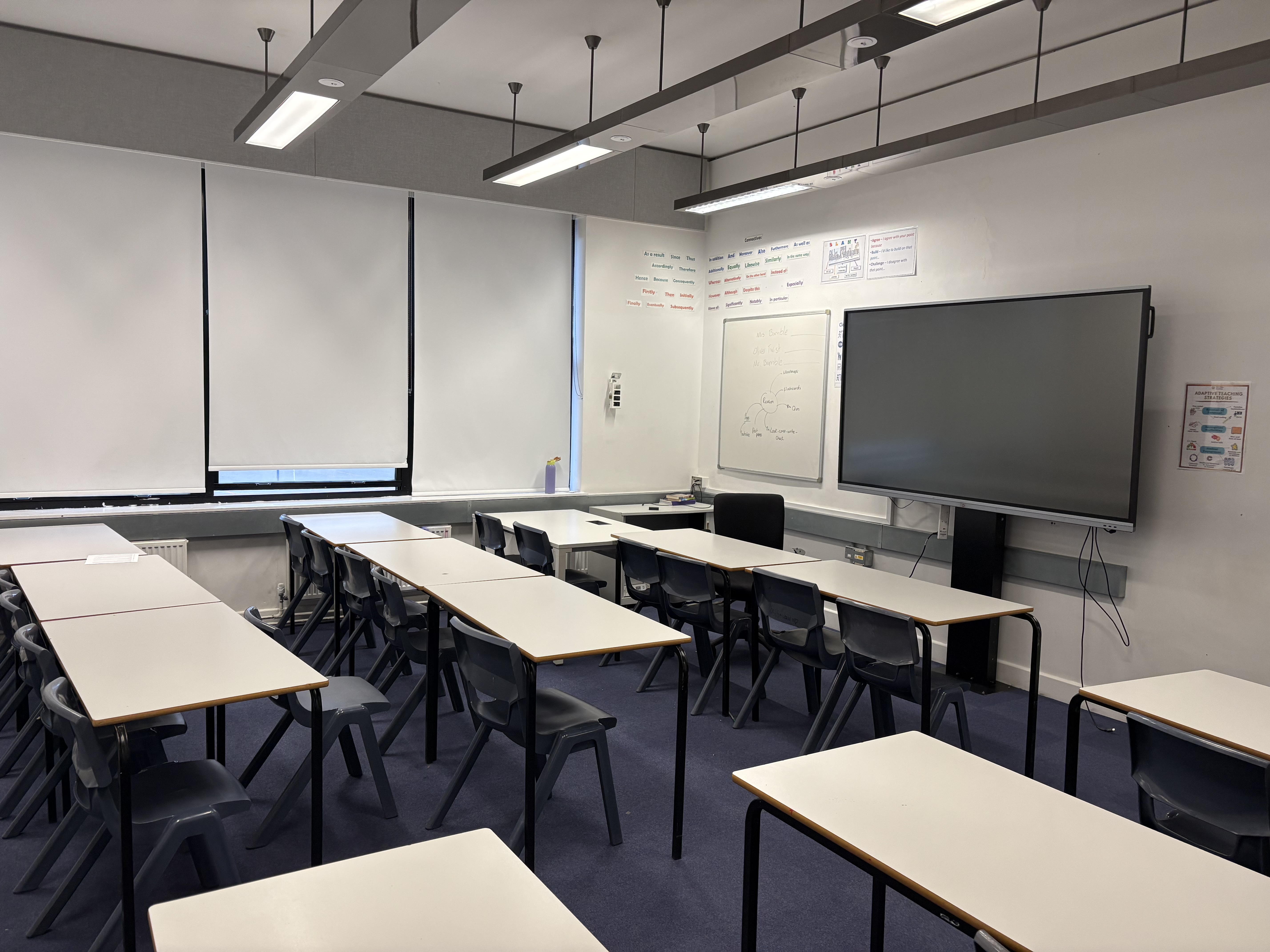 Ark Globe Academy MF4 Classroom - photo 2