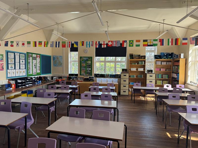 Hockerill Anglo-European College Classroom H 4 - photo 2