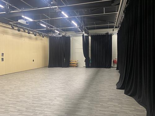 Oaks Park High School Drama Studio 