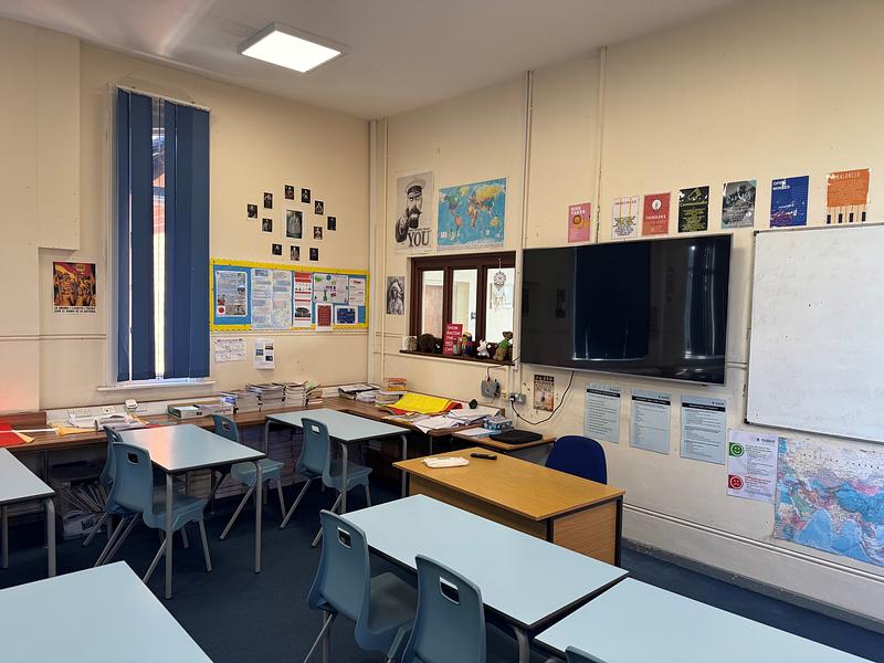Hockerill Anglo-European College Classroom H 3 - photo 1
