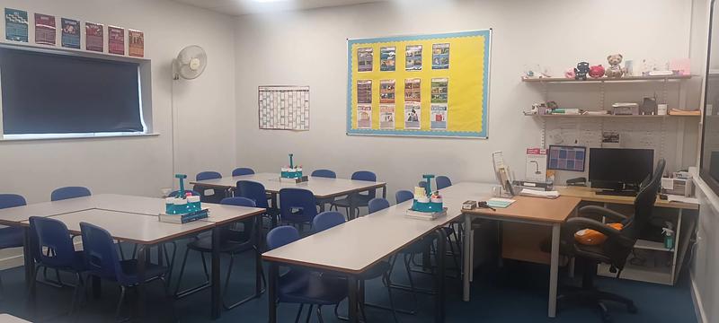 Chadwell Heath Academy Classroom 84 - photo 4