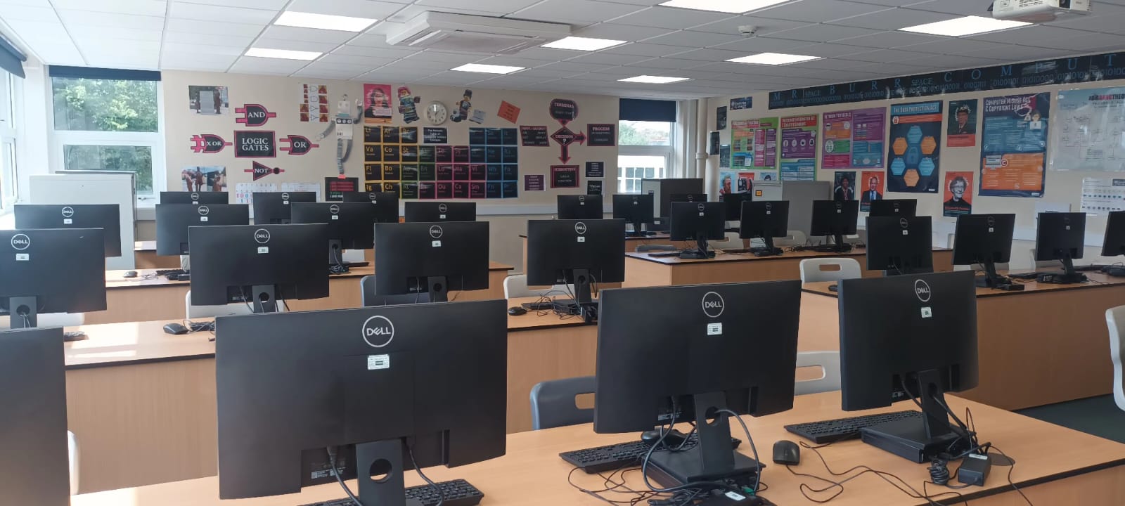 Grays Convent High School Computer Room 27 - photo 2