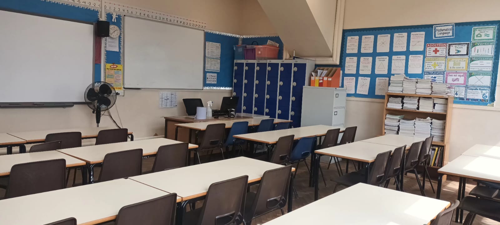 Grays Convent High School Classroom 23 - photo 2