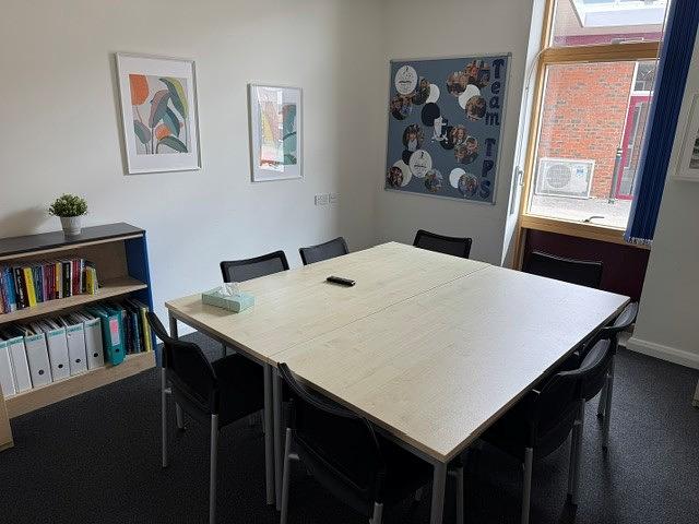 Twynham Primary School Meeting Room - photo 2