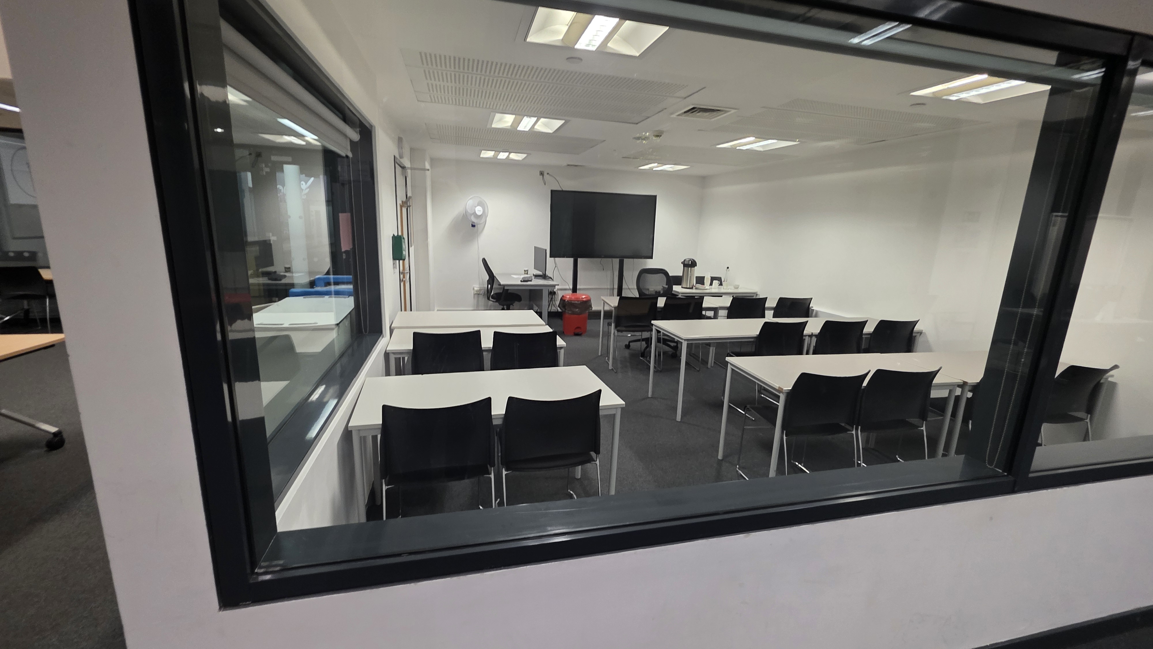 St Paul's Way Secondary School Sixth Form Common Room - photo 4