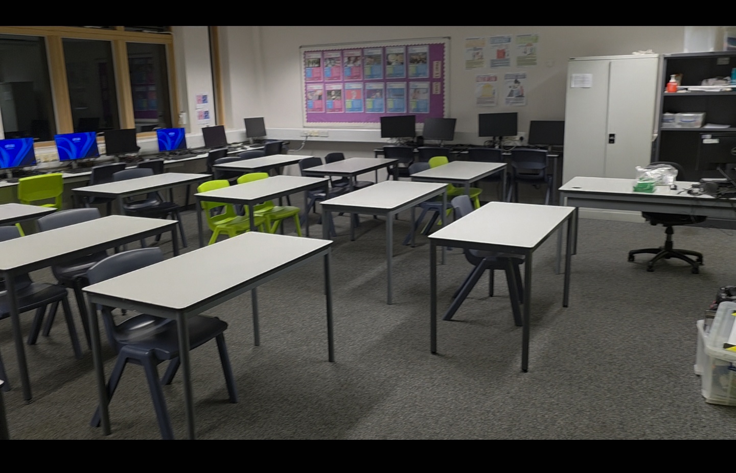 Clapton Girls Academy N16 Classroom - photo 2