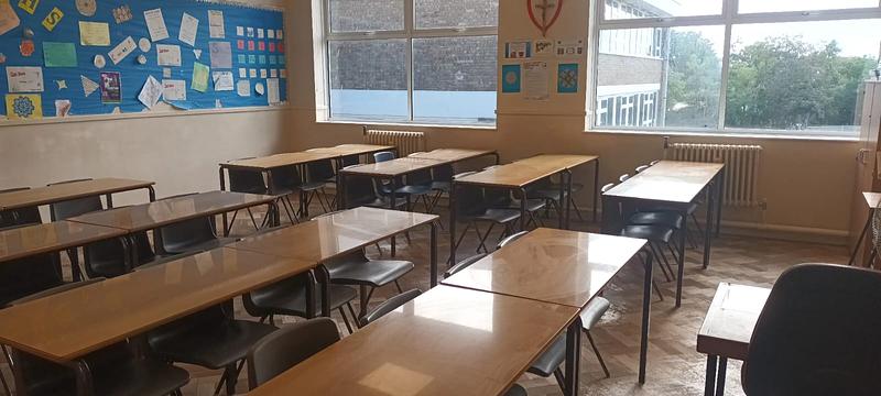 Grays Convent High School Classroom 21 - photo 2