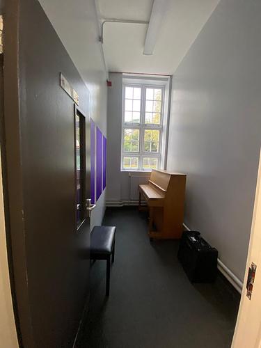 Chiswick School Music Practice Room E