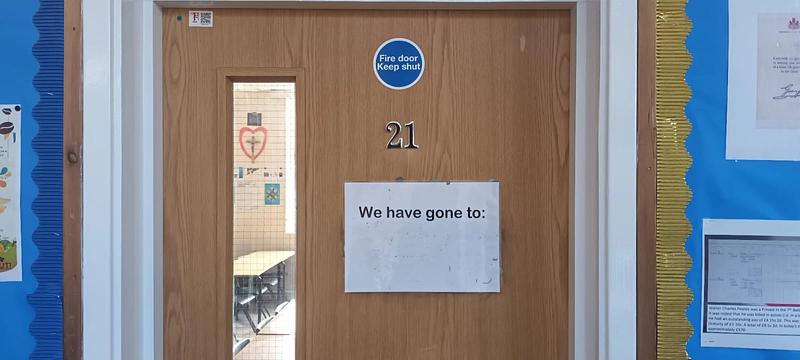 Grays Convent High School Classroom 21 - photo 3