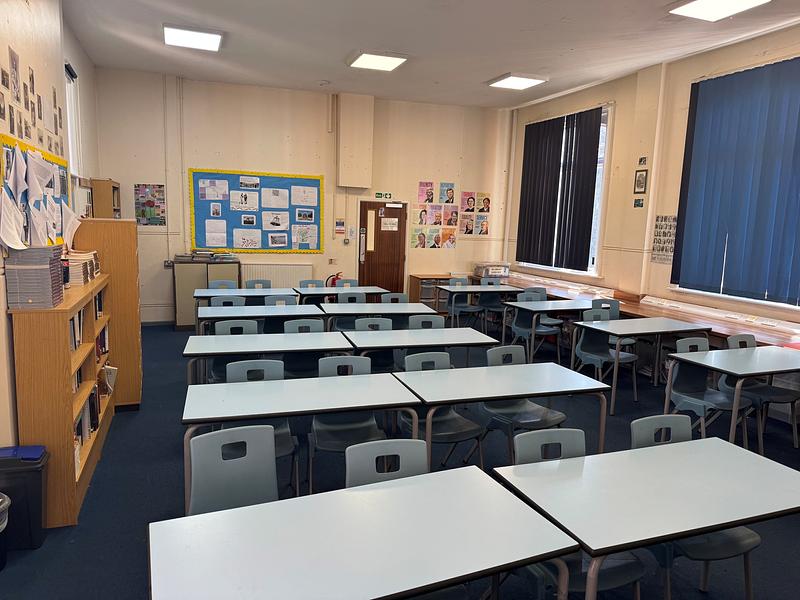 Hockerill Anglo-European College Classroom H 3 - photo 2