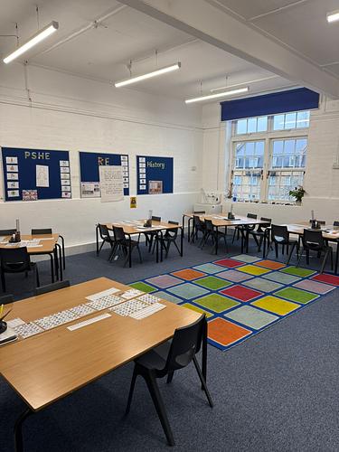 Bevington Primary School  1D Classroom (with office)