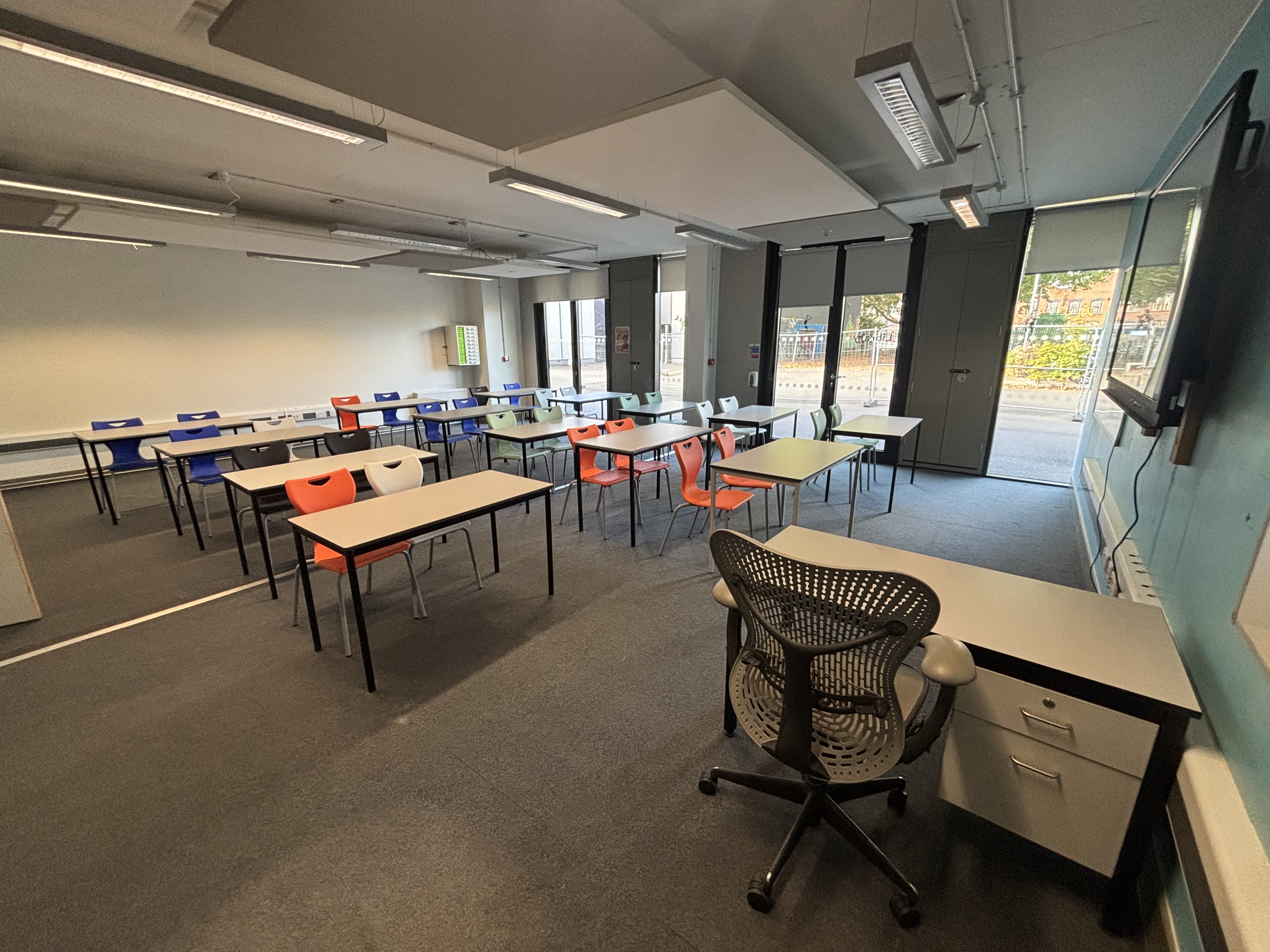 School 21 Classroom D1 - photo 1