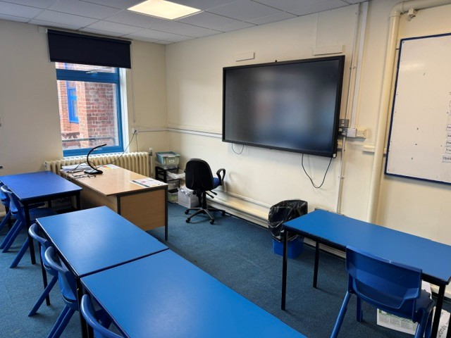 Twynham School Classroom 16 - photo 2
