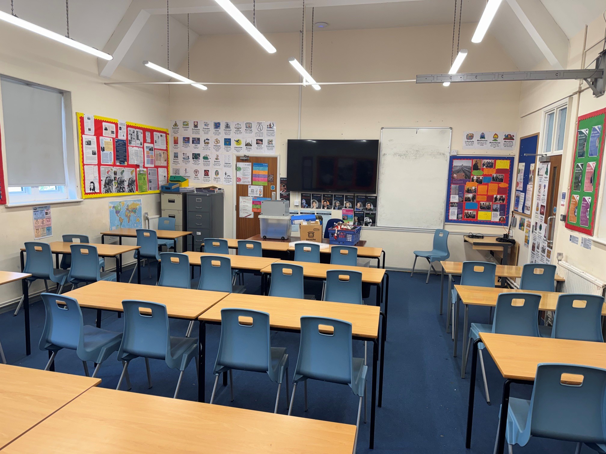Hockerill Anglo-European College Classroom H 5 - photo 1