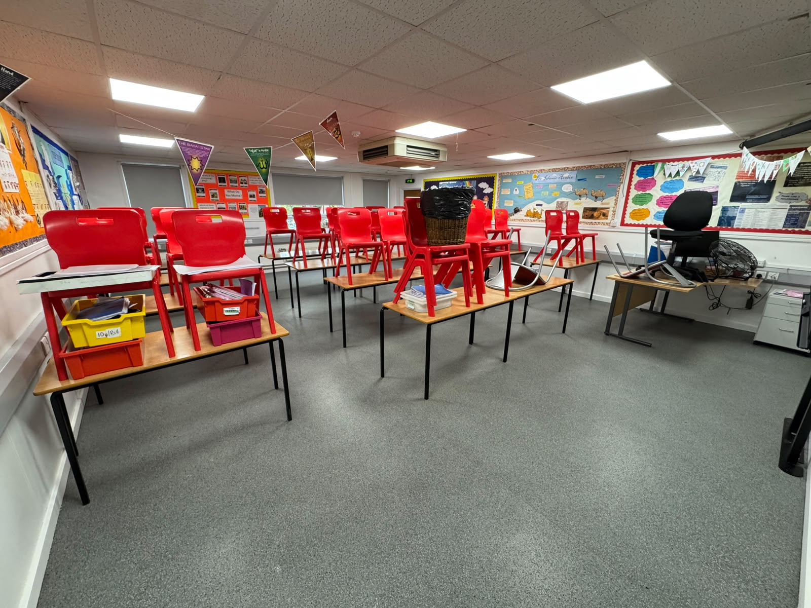 Sarah Bonnell Classroom F19 - photo 2