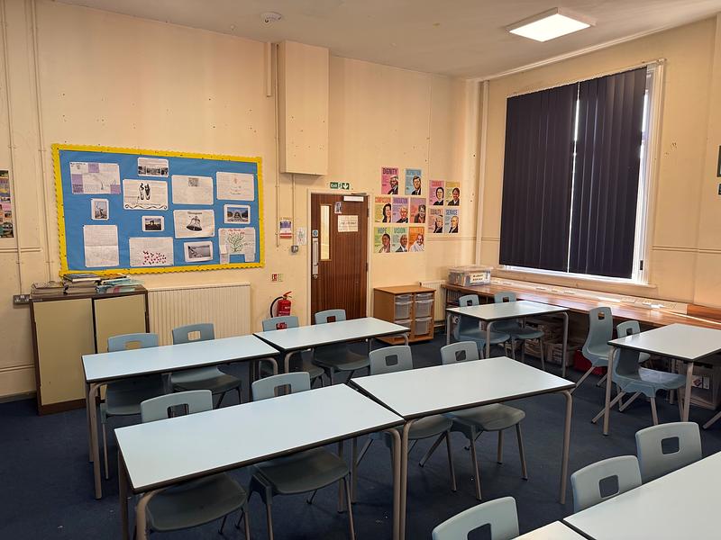 Hockerill Anglo-European College Classroom H 3 - photo 3