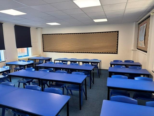 Twynham School Classroom 10 - photo 2