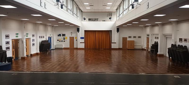 Grays Convent High School Main Hall - photo 1