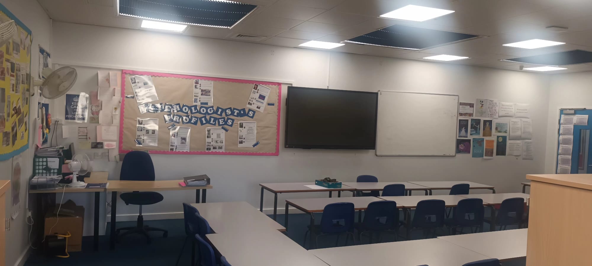 Chadwell Heath Academy Classroom 83 - photo 4