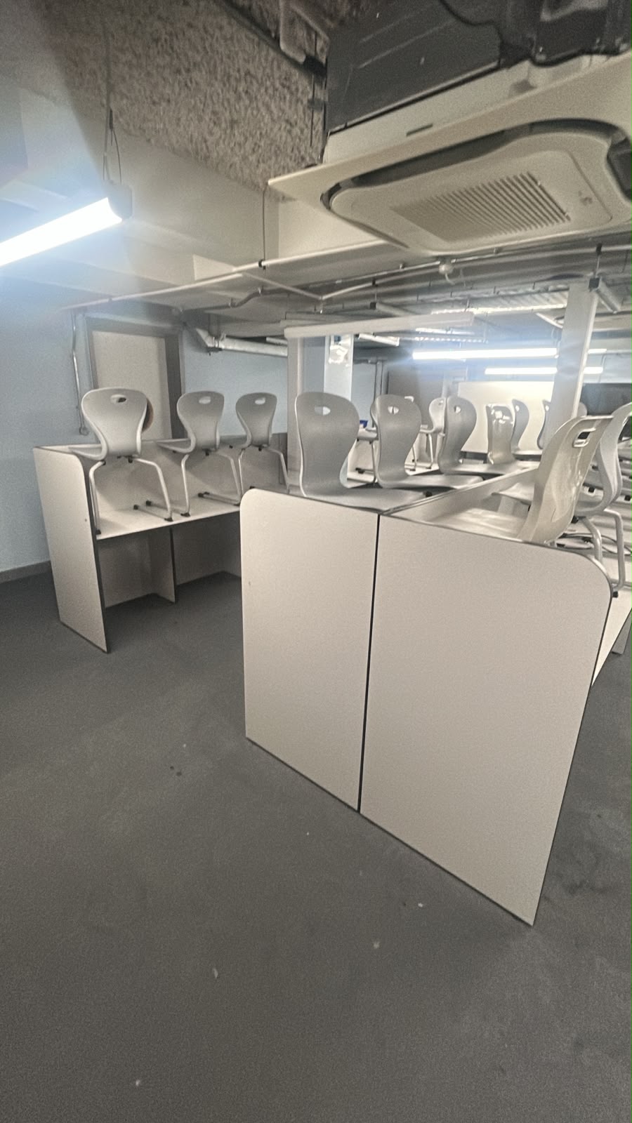 Wapping High School Computer Room (No access to Computers) - photo 3