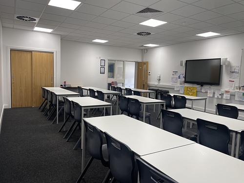 Tudor Grange Academy Solihull Maple Classroom MG5