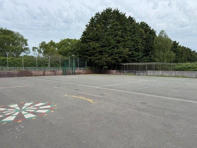 Poole High School Playground - photo 2