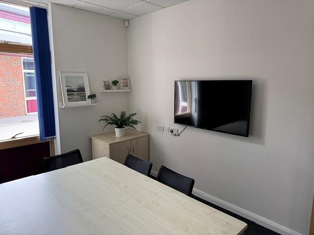 Twynham Primary School Meeting Room - photo 1