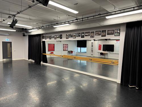 Chalk Hills Academy Dance Studio