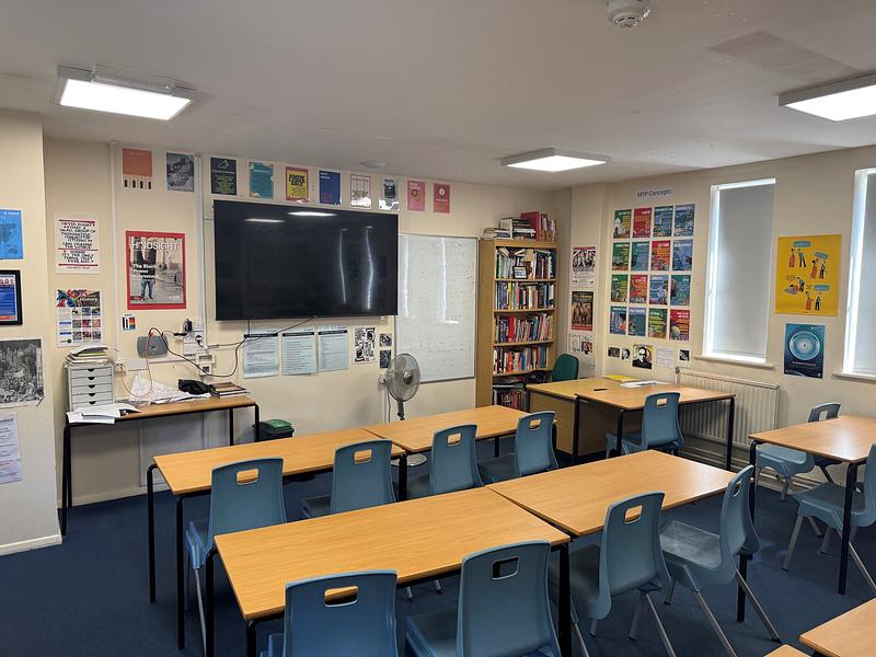 Hockerill Anglo-European College Classroom H 1 - photo 2